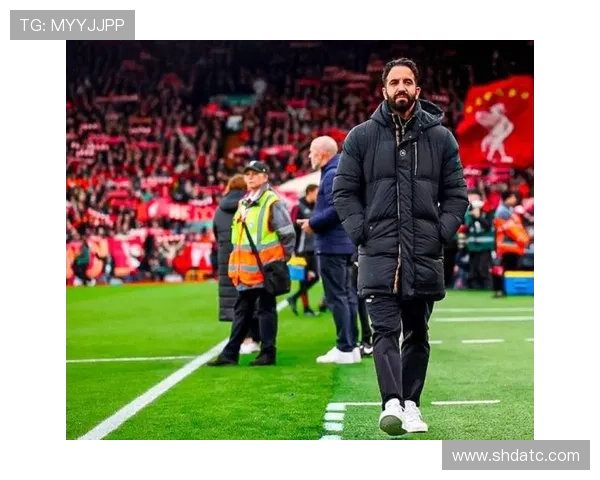 曼城队长凑近万英镑助博德球迷